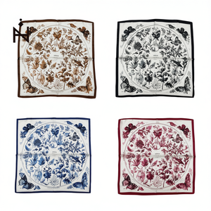 Foulard Quadrato con Stampa Floreale a Farfalla 70x70Cm, Accessorio Moda Donna - Product Image 1