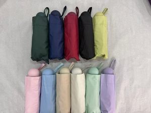Parapluie promotionnel pliable 5 sections, 8 baleines, en nylon, protection toutes saisons, design portable, personnalisation du logo acceptée - Product Image 2