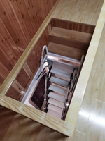 Échelle de grenier électrique pliante moderne en aluminium télescopique avec une capacité de 300 kg pour un accès facile à l'intérieur de la maison