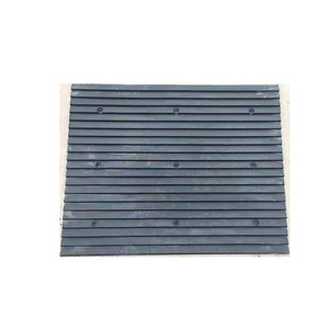 Reductor de velocidad de goma de 12 pulgadas, reducción de ruido, antideslizante para estacionamiento, tabla de absorción de impactos - Product Image 1