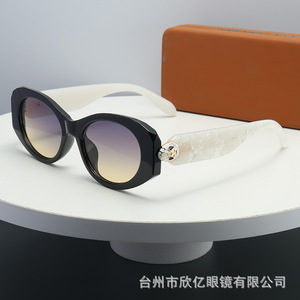 Nouvelles lunettes de soleil ovales haut de gamme 2026 pour femmes, style européen et américain, design unique en métal tête de serpent, polyvalentes, transfrontalières - Product Image 4