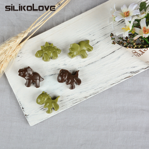 Molde de Silicona para Chocolate con Forma de Dinosaurio de 12 Cavidades, Antiadherente, Libre de BPA, Platino LFGB, de la Fábrica MUYULINS - Product Image 4