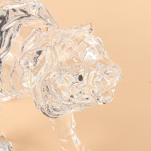 Statue de Tigre Transparente au Design Moderne Personnalisé Sculpture Animale en <span class=keywords><strong>Acrylique</strong></span> pour la Décoration Intérieure Art Populaire Modèle en Plastique pour l'Artisanat - Product Image 3