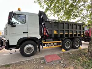 Camion benne <span class=keywords><strong>SINOTRUK</strong></span> HOWO <span class=keywords><strong>T7H</strong></span> 6X4 poids lourd avec <span class=keywords><strong>540</strong></span> chevaux et benne de 18 m³ à vendre - Product Image 3