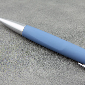 Stylo bon marché Clic hôtel en plastique avec revêtement en caoutchouc personnalisé de conception fictive gratuite pour cadeau de promotion stylo avec logo personnalisé - Product Image 6