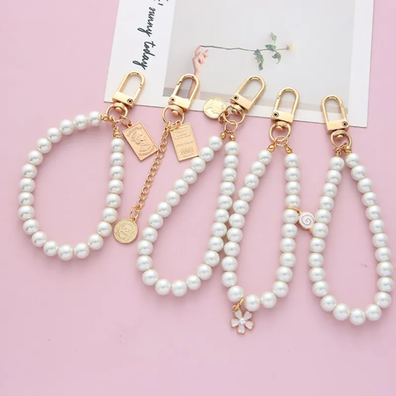 Cute Retro Beauty Head Girl Keychain Pearl Small Gift For Chain Round Pendant Queen Ornaments Alloy Metal DIY Student Keyring