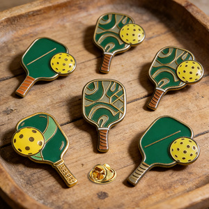 Broche de moda de pickleball, pin esmaltado, regalo lindo, pin de pickleball de aleación de zinc metálico, logotipo personalizado con pelota <span class=keywords><strong>para</strong></span> chaqueta, mochila, sombrero - Product Image 1