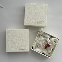 Boîte de présentation de bijoux en papier artistique carrée haut de gamme pour boucles d'oreilles, collier, bague