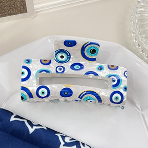 Pinza para el pelo cuadrada de PVC con diseño de tiburón, azul oscuro brillante, tamaño mediano, para un toque de elegancia diaria - Product Image 6