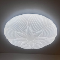 Plafonnier LED carré moderne en acrylique ultra-fin à intensité variable avec télécommande et design anti-éblouissement pour chambre à coucher