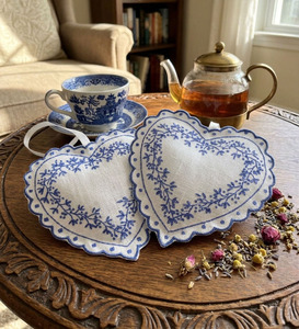 Sachet parfumé personnalisé en lin brodé avec bord festonné et motif cœur, vente en gros - Product Image 5