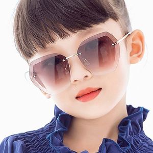 Lunettes de soleil polygonales tendance 2021 pour garçons et filles, avec logo personnalisé, sans monture, surdimensionnées pour enfants - Product Image 1
