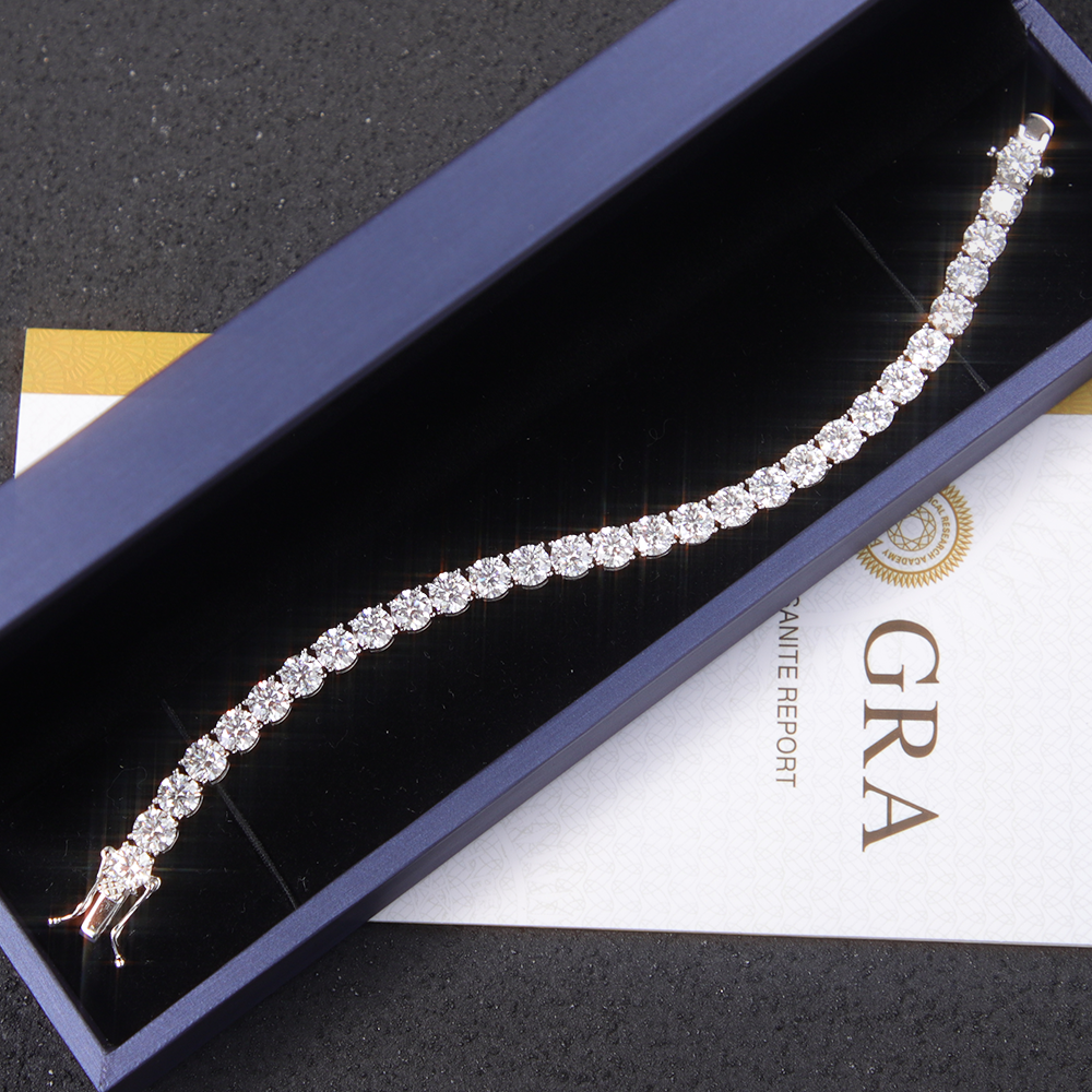 White-6.5 mm moissanite silver