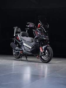 ZONTES 368G 362cc ADV <span class=keywords><strong>Maxi</strong></span> Scooter con Barra Anticaduta Completamente Modificata, Luce Ausiliaria a LED, <span class=keywords><strong>Moto</strong></span> da Turismo - Product Image 2