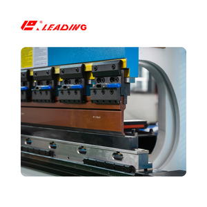 Đa Chức năng 4 + 1 trục <span class=keywords><strong>CNC</strong></span> Máy uốn mới đồng bộ delem bơm mang bánh răng Hướng dẫn sử dụng cho nhôm thép không gỉ - Product Image 4