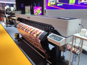 Impresora original MIMAKI JV200-160 con tinta eco-solvente JV200 - Product Image 4