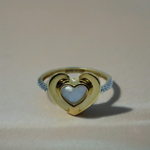 Bague élégante en or 22 carats avec un design en forme de cœur et un accent de diamant, bague de créateur élégante pour femmes, bijoux modernes pour un usage quotidien - Product Image 4