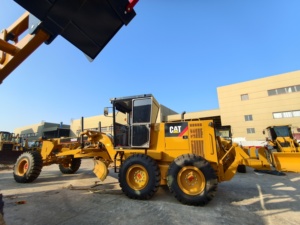 รถเกรดเดอร์ CAT 140H มือสองสภาพดี ระบบไฮดรอลิกเดิม เครื่องยนต์แข็งแกร่ง ใบมีดปรับได้ สำหรับงานก่อสร้าง มีสินค้าในสต็อก - Product Image 6