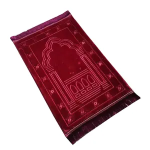 professional manufacturer of the Muslim prayer mat carpet with good quality and good price