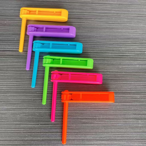 6 Pièces Jouets à main sonores pour fêtes, Sifflets d'ambiance rotatifs et colorés, Cadeau de fête - Product Image 3
