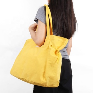 Changrong unisex Nylon Tote túi xách tùy chỉnh phong cách cổ điển với logo cho mua sắm Workout bãi biển du lịch lót da - Product Image 5