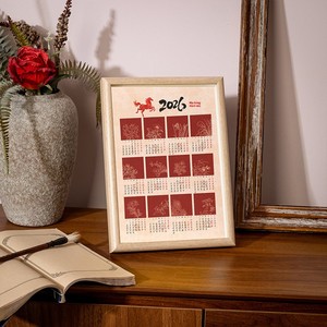 Calendario da Tavolo Creativo Culturale con Calligrafia Cinese Anno del Cavallo 2026, Cornice Portafoto, Design Curvo Inclinato e Cavo, 3 Fogli Scrivibili - Product Image 2