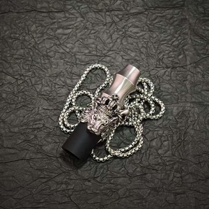 ปากสูบบุหรี่แบบโลหะลายหัวกะโหลกสไตล์โกธิค พร้อมสายคล้องคอรูปสัตว์ 3 มิติ - Product Image 2