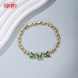 สร้อยข้อมือทอง 18K ชุบทองเหลืองประดับเพทายสีเขียวรูปหัวใจผีเสื้อ ดีไซน์ทันสมัยสำหรับผู้หญิง ของขวัญวันครบรอบจากโรงงานโดยตรง - Product Image 1