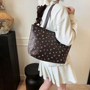 Zipper Closure PU Large Capacity Tote Handbag Bow Chains Design Soft Material Shoulder <b>Purse</b> Simple Trendy Style Underarm - Product Image 2