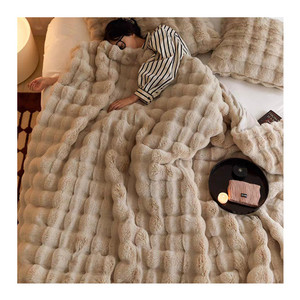 Vente chaude Couverture de lit de luxe chaude et douillette en <span class=keywords><strong>fausse</strong></span> <span class=keywords><strong>fourrure</strong></span> de lapin moelleuse et bouclée 200*230cm Jetés pour l'hiver - Product Image 1