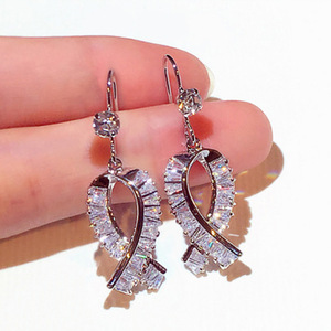 Orecchini Pendenti Scintillanti con Fiocco per Donne, Eleganti Orecchini Pendenti, Gioielli per Orecchie alla Moda per Uso Quotidiano - Product Image 1