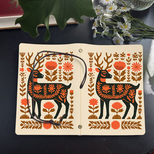 Cuaderno Vintage A6 hecho a mano con colgante con cierre de corbata, 80 hojas, regalo perfecto para administradores sanitarios con flores de ciervo - Product Image 4
