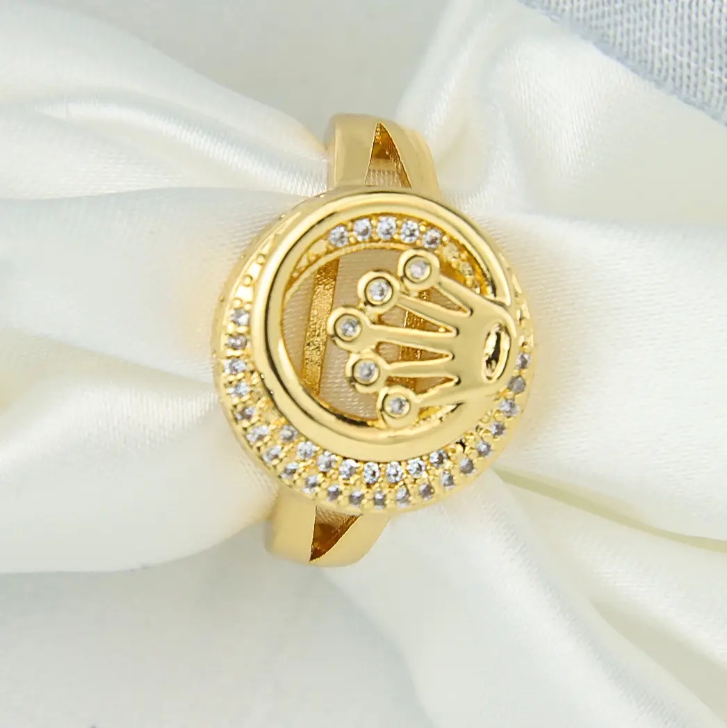 थोक कीमतों जिक्रोन सगाई की अंगूठी महिलाओं की रानी क्राउन अंगूठी सोना मढ़वाया हीरे मोटी अंगूठी