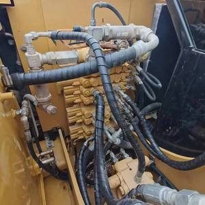 Mini-excavatrice sur chenilles d'occasion Cat 308 de haute qualité pour petits projets domestiques - Product Image 5