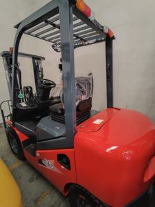 Oferta en Buenos Aires: Montacargas <span class=keywords><strong>HELI</strong></span> CPD25 de 2.5t con batería de litio, mástil de 4m, neumáticos sólidos, cabina y 3 válvulas - Product Image 5