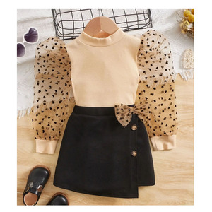 Vêtements populaires pour filles, t-shirt en coton rayé à manches bouffantes en maille avec imprimé cœur, jupe à nœud devant, ensemble 2 pièces pour filles et enfants - Product Image 1