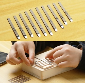Vente en gros de mini kalimbas en bois à 10 touches, piano à pouce DIY, instrument de percussion Orff pour enfants, pour jouer et se produire - Product Image 5