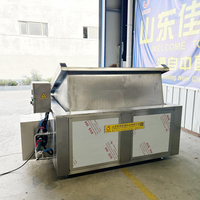 Cuiseur vapeur à fond alvéolé inclinable avec décharge automatique pour la marinade industrielle de têtes de porc, de poulets entiers, de poulets désossés et de canards