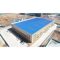 Atelier/entrepôt en structure métallique adaptable à plusieurs climats, se révèle performant dans les zones chaudes, froides et humides