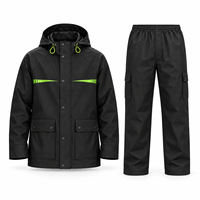 Combinaison de pluie noire pour moto pour homme, veste de pluie imperméable à capuche et pantalon cargo, ensemble deux pièces pour la conduite et les trajets quotidiens