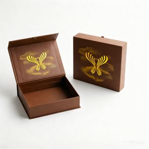 Boîte cadeau rigide magnétique personnalisée avec doublure en mousse et pelliculage mat pour l'emballage de vêtements, carton recyclable de luxe - Product Image 1