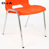 Chaise d'étudiant moderne et économique empilable en plastique pour l'Amérique du Nord, idéale pour la salle de sport, l'appartement, l'hôpital, l'extérieur, la chambre et le salon
