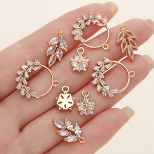 Colgante de Corona de Flores Chapado en Oro de 18k con Circonita Cúbica, Accesorio de Joyería DIY para Pulseras y Collares - Product Image 2
