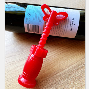 Sacacorchos Creativo con Forma de Mariposa, de Plástico Rojo, Utensilio de Cocina para Abrir Botellas - Product Image 1