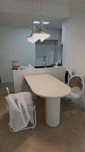 Table à manger adaptée à un usage domestique, à placer contre le mur, au design moderne et épuré - Product Image 2