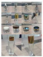 Botol Pompa Lotion Kaca Bening Mini Persegi 30ml Harga Pabrik, Botol Perawatan Kulit Kosong Portabel untuk Perjalanan dengan Tutup Persegi Multi Warna