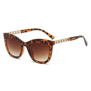 Vente en gros OEM/ODM de lunettes de soleil unisexes tendance avec verres UV400, monture en PC, logo personnalisé, modèle 9532 - Product Image 2