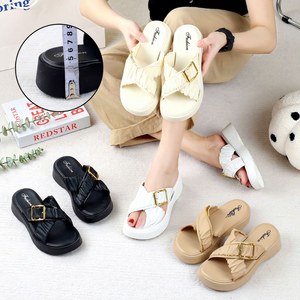 Sandali 2025 da <span class=keywords><strong>donna</strong></span> e da <span class=keywords><strong>donna</strong></span> sandali con zeppa con una sola parola con una nuova piattaforma con suola spessa in PVC da esterno spiaggia estiva - Product Image 2