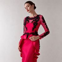Robe de soirée sirène fuchsia et noire en dentelle, manches longues illusion, satin, peplum, traîne, pour bal de promo, sur mesure, vente en gros
