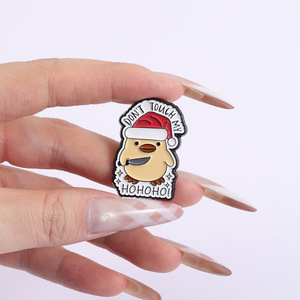 Petit canard jaune de Noël en vrac en gros avec insigne d'épinglette de couteau phrases anglaises ne touchez pas ma broche de dessin animé Hohoho - Product Image 6